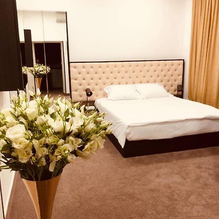 It Hotel Tumanyan Street Ереван Екстериор снимка