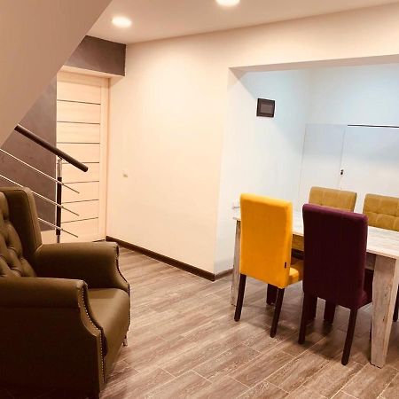 It Hotel Tumanyan Street Ереван Екстериор снимка