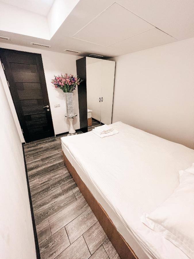 It Hotel Tumanyan Street Ереван Екстериор снимка
