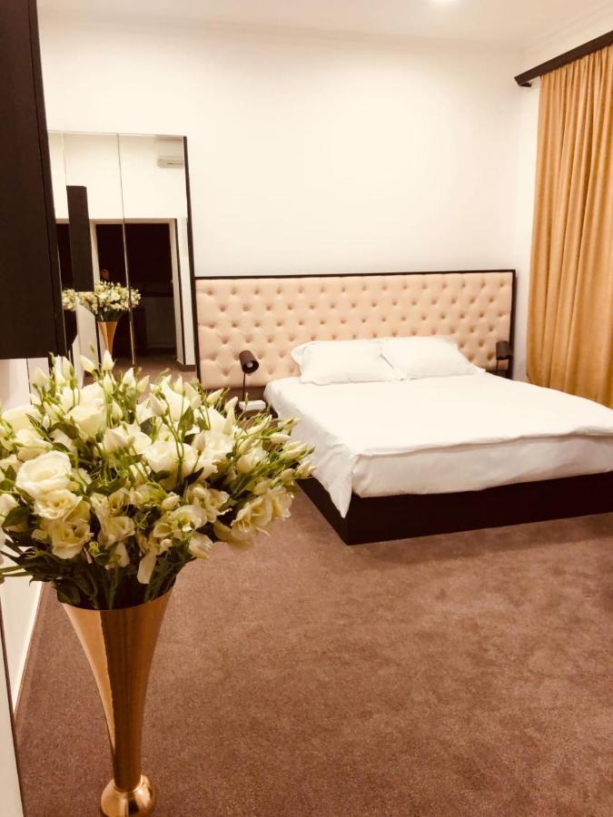 It Hotel Tumanyan Street Ереван Екстериор снимка