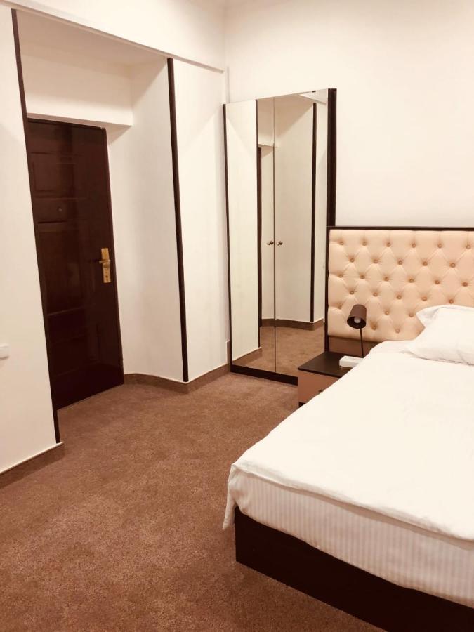It Hotel Tumanyan Street Ереван Екстериор снимка